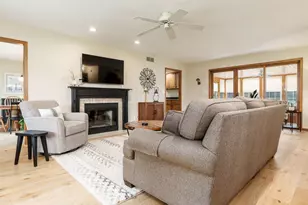 11548 Chatt Ct, Roscoe, IL 61073 - Photo 4