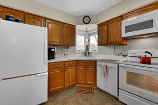 18538 Oakley Ave, Lansing, IL 60438 - Photo 8