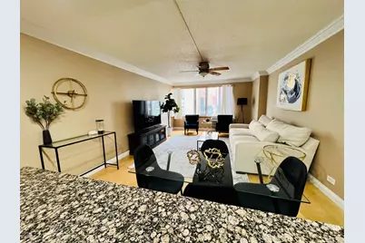 801 S Plymouth Court #805, Chicago, IL 60605 - Photo 2
