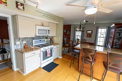 332 Byron Avenue, Bloomingdale, IL 60108 - Photo 10