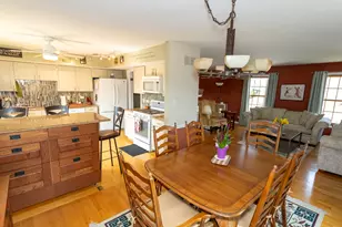 332 Byron Ave, Bloomingdale, IL 60108 - Photo 8