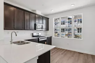 533 Yosemite Wy, Mundelein, IL 60060 - Photo 8