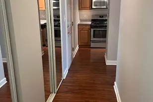 2422 N Kennicott Dr, Arlington Heights, IL 60004 - Photo 8