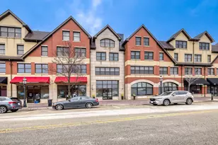 10 E Burlington St, Riverside, IL 60546 - Photo 2