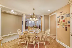 10 E Burlington St, Riverside, IL 60546 - Photo 14