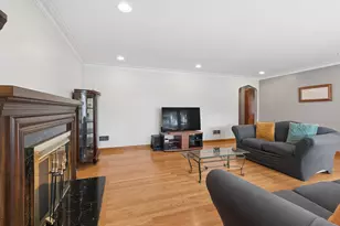 2928 W 92nd St, Evergreen Park, IL 60805 - Photo 8