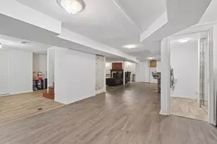 2928 W 92nd St, Evergreen Park, IL 60805 - Photo 24