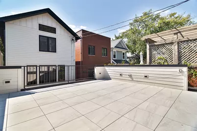 2042 W Berteau Avenue, Chicago, IL 60618 - Photo 22