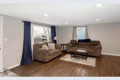 2111 Woodview Drive, Wilmington, IL 60481 - Photo 4