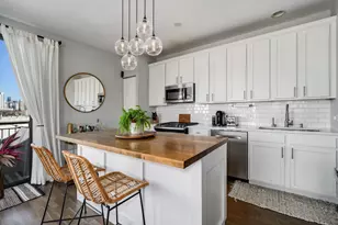 859 W Erie St, Chicago, IL 60642 - Photo 8