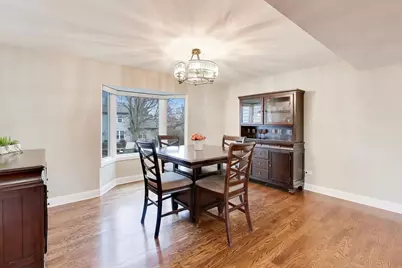 1604 Pleasant Court, Libertyville, IL 60048 - Photo 6