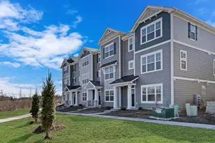 537 Yosemite Wy, Mundelein, IL 60060 - Photo 1