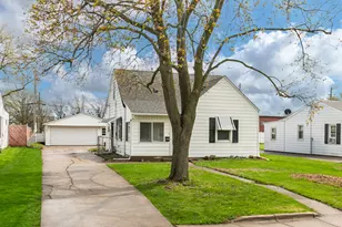 2202 46th St, Moline, IL 61265 - Photo 2