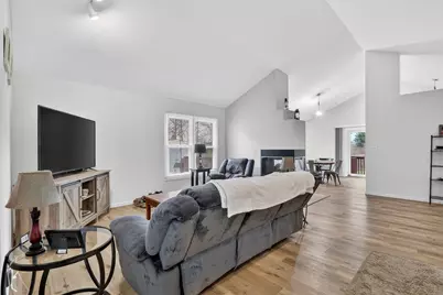 1919 Cloverdale Way, Belvidere, IL 61008 - Photo 8