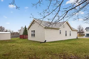 1919 Cloverdale Way, Belvidere, IL 61008 - Photo 34