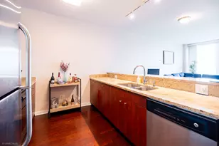 [Address not provided], Chicago, IL 60654 - Photo 6