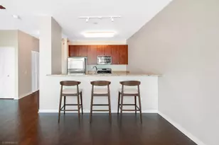 757 N Orleans St, Chicago, IL 60654 - Photo 8