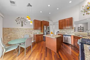 1902 Crenshaw Cir, Vernon Hills, IL 60061 - Photo 4