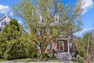 335 W Carriage Ln, Bensenville, IL 60106 - Photo 2