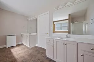 335 W Carriage Ln, Bensenville, IL 60106 - Photo 20