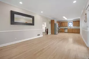 335 W Carriage Ln, Bensenville, IL 60106 - Photo 6