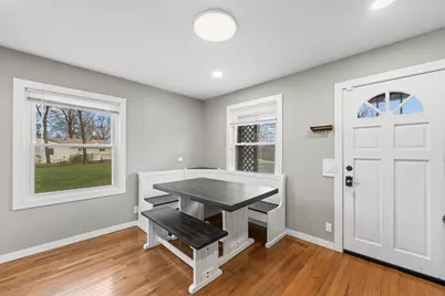 25 McCabe Drive, Streamwood, IL 60107 - Photo 8