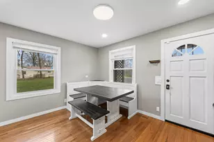 25 McCabe Dr, Streamwood, IL 60107 - Photo 8