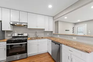 25 McCabe Dr, Streamwood, IL 60107 - Photo 6