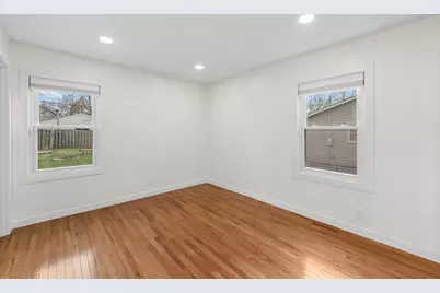 25 McCabe Drive, Streamwood, IL 60107 - Photo 12