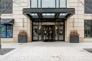 10 E Delaware Pl, Chicago, IL 60611 - Photo 2