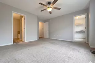 3381 Cameron Dr, Elgin, IL 60124 - Photo 14