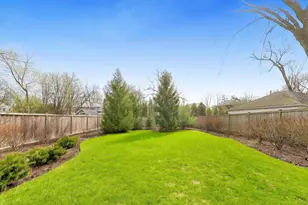 105 Lakeside Pl, Highland Park, IL 60035 - Photo 32