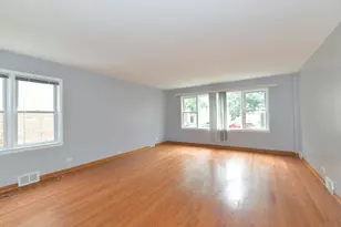 4914 Louise St, Skokie, IL 60077 - Photo 2