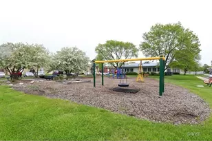 8816 N Western Ave, Des Plaines, IL 60016 - Photo 18