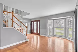 515 Surrey Ridge Dr, Cary, IL 60013 - Photo 4