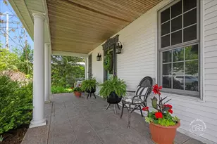 321 N 6th St, Geneva, IL 60134 - Photo 2