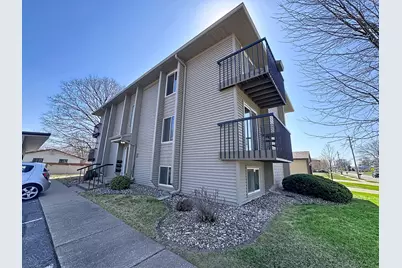 1816 53rd Street #9, Moline, IL 61265 - Photo 1