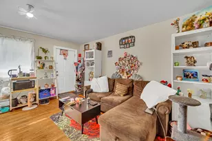 327 N Princeton Ave, Villa Park, IL 60181 - Photo 4