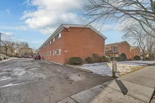 327 N Princeton Ave, Villa Park, IL 60181 - Photo 10