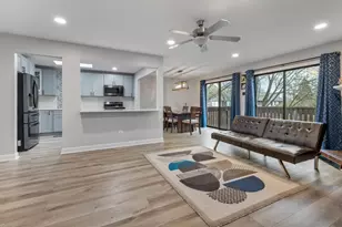 961 Cumberland Ct, Roselle, IL 60172 - Photo 6