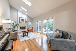 9 Devonshire Ln, Lincolnshire, IL 60069 - Photo 14