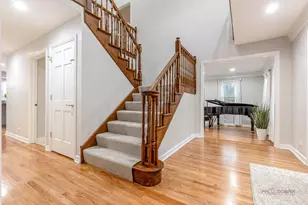 9 Devonshire Ln, Lincolnshire, IL 60069 - Photo 4