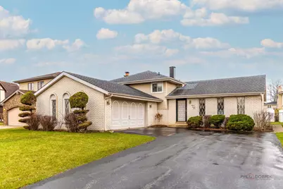 1124 N Anvil Court, Addison, IL 60101 - Photo 1