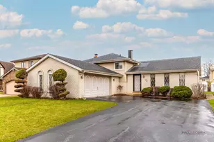 1124 N Anvil Ct, Addison, IL 60101 - Photo 1