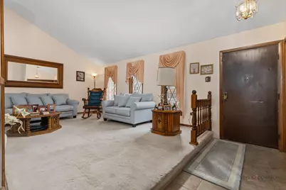 1124 N Anvil Court, Addison, IL 60101 - Photo 4