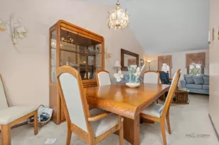 1124 N Anvil Ct, Addison, IL 60101 - Photo 8