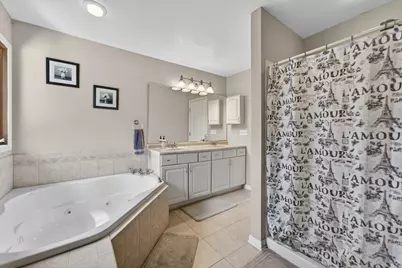 206 Griffin Place, Poplar Grove, IL 61065 - Photo 18