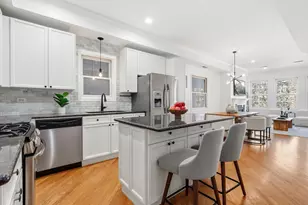 909 W Roscoe St, Chicago, IL 60657 - Photo 10