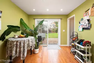 401 S Whispering Hills Dr, Naperville, IL 60540 - Photo 6