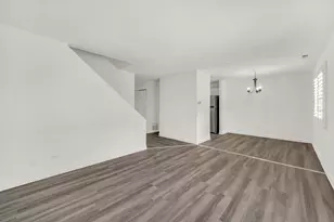 514 Alton Ct, Carol Stream, IL 60188 - Photo 6